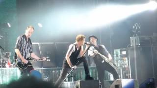 Die Toten Hosen  The Passenger Iggy Pop cover live Letzigrund Stadion Zürich 150815 [upl. by Nyrem391]