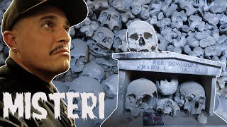 I MISTERI DEL CIMITERO DELLE FONTANELLE IL CULTO DEI TESCHI DI NAPOLI  OTTO MILIONI DI OSSA [upl. by Yanej113]