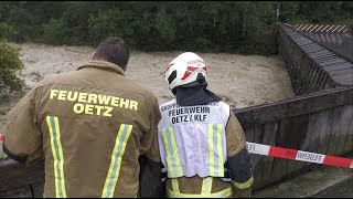 Dramatisches Hochwasser in Tirol Urlauber von Außenwelt abgeschnitten [upl. by Scibert907]