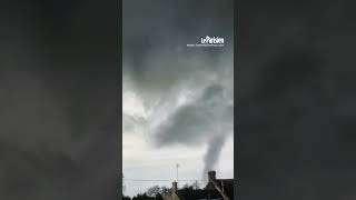 « On va peutêtre partir  »  une tornade frappe le village de Carlepont dans l’Oise [upl. by Nodnelg969]