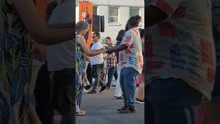 Bailando chacha en la calle Portland Oregon [upl. by Adalheid]