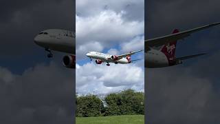 787 Dreamliner Wing Flex Virgin Atlantic [upl. by Phionna771]