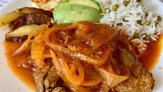 Carne en Bistec EncebolladoAlmuerzo Completo y Riquísimo [upl. by Aeynod313]