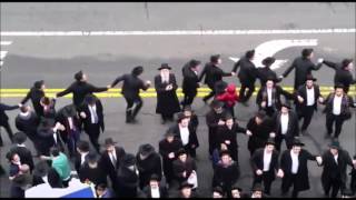 Hachnosas Sefer Torah At Yeshiva Chaim Berlin [upl. by Bolt]