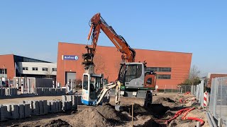 Mantelbuizen ingraven 69 Liebherr 914 [upl. by Onirotciv]