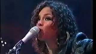 Alicia Keys Unbreakable Live on David Letterman 2005 [upl. by Kailey]