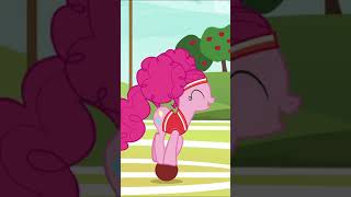 Pinkie Pie marque des points  🥅 My Little Pony en français La Magie de lAmité [upl. by Nyladnek714]