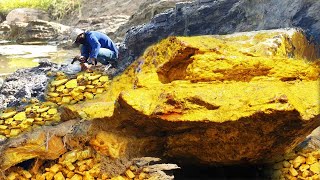 OMG Lucky Lucky Day Mining Gold  Finding and digging gold [upl. by Nrubyar]