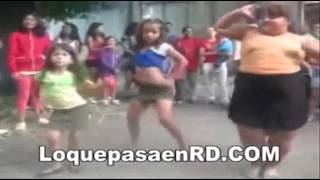 Gordita bailando electro 2014 [upl. by Aneles]