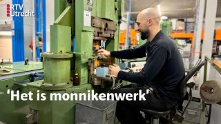 In deze medaillefabriek maken ze tienduizenden Vierdaagsekruisjes  RTV Utrecht [upl. by Arret]