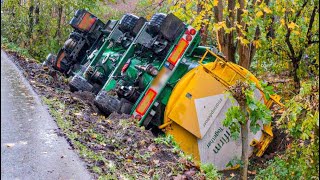 BERGING  Vrachtauto geladen met veevoer in sloot Volvo 🚚 [upl. by Allicsirp]