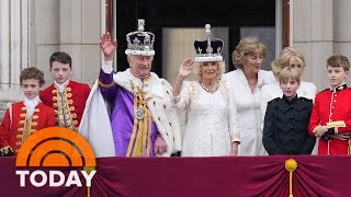 See the royal family together on Buckingham Palace balcony [upl. by Floss338]