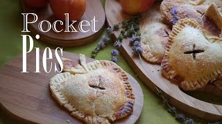 فطائر التفاح صغيرة على شكل تفاحة AppelShaped Pocket Pies [upl. by Ahsiryt]