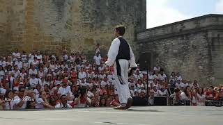 Aurresku  Leinua Eskola Dantza  Karrilkaldi  Fêtes de Bayonne  Danse Basque [upl. by Ayama352]