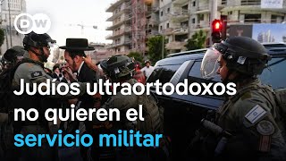 Hombres judíos ultraortodoxos se enfrentan a la policía israelí [upl. by Hanikas]