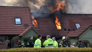 120422 Kvinde død efter voldsom brand i rækkehus i Slagelse [upl. by Restivo482]