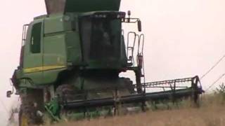 John Deere T560i HillMaster Combine [upl. by Whittaker]