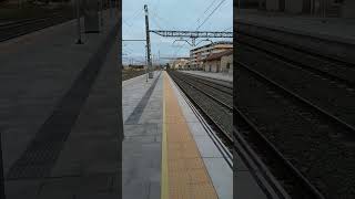 Tren media distancia llegando a la estación de Villena Alicante España🇪🇸🇪🇸 [upl. by Aarika]