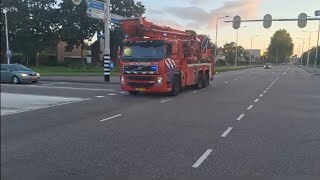 hoogwerker brandweer richting scheepsbrand aper boumankade Rotterdam [upl. by Eahsel]