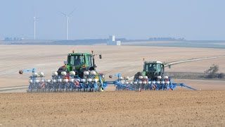 Semis de betterave avec deux Monosem 12 rangs  dans la Marne [upl. by Lachance]