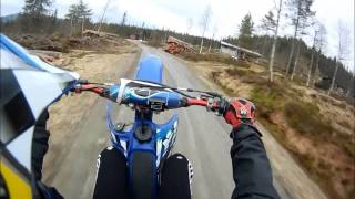 Yamaha Yz 85 2010 Wheelies [upl. by Lenehc]