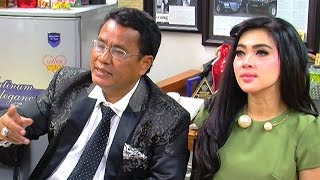 Syahrini Angkat Bicara Soal Penyegelan Karaoke Miliknya  Seleb On Cam 05 September 2014 [upl. by Cari]