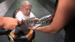 Verne Troyer greets fans at Get Lucky For Lupus in Los An [upl. by Lrae]