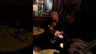 The finest fiddlers on the planet playing Dunville’s Irish Whiskey Session Trail 🎻🔥 belfasttradfest [upl. by Sheya]