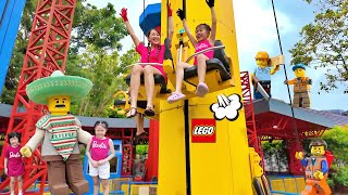 Main Wahana Tarik Tambang Ketemu Binatang Lego Raksasa dan Manusia Lego di Legoland [upl. by Gilba535]