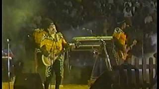 BRONCO  Botas y Sombrero En Vivo En La Plaza Mexico 1994 [upl. by Eatnoj]