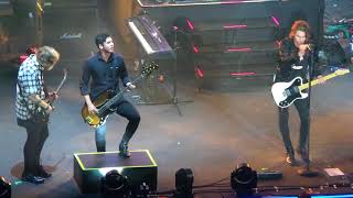 DISCONNECTED 5 Seconds Of Summer  2017 Momentum Live MNL [upl. by Ethbinium50]