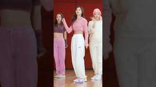 TWICE Tzuyu Fancam 트와이스 쯔위  quotScientistquot Dance Practice [upl. by Ellivnarg637]