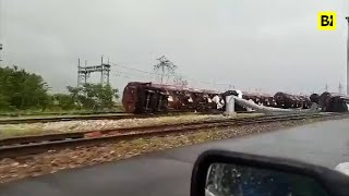 Tromba daria si abbatte su Borgo Mantovano rovesciato un treno merci [upl. by Ludie]