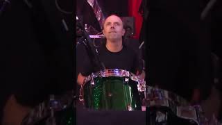 LARS ULRICH SURPRISES JAMES HETFIELD WITH AMAZING DRUM FILL METALLICA shorts [upl. by Are]