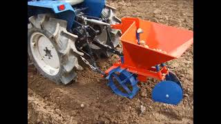 Sembradora de papas ajos 1 hilera U1050 para tractor agricola 25hp plantador [upl. by Alduino]