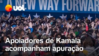 Eleição dos EUA Apoiadores de Kamala acompanham apuração no evento democrata em Washington [upl. by Kola]