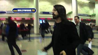 Dave Grohl Is NOT Talking To People That Arent Effin Jornalists [upl. by Fidelity992]