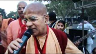 Rath Yatra  Chandigarh LIVE  Madhavas Rock Band amp Gopal Krishna Goswami Maharaj [upl. by Hazard10]