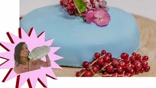 Torta Colorata con Pasta di Zucchero  Le Ricette di Alice [upl. by Doretta327]