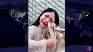 Pulpo se pega en rostro de una mujer en Livestream en China [upl. by Mercola]