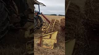 Autochargeuse new holland 1016 [upl. by Novehs]