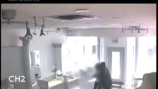 Suspects To ID Toronto Jewellery Store Robbery [upl. by Nnylylloh]