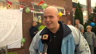 Warm onthaal voor Michael van Gerwen [upl. by Spancake]