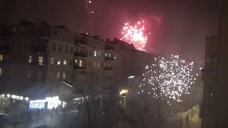 SilvesterFeuerwerk in Berlin Moabit  New Year Celebration 20182019 [upl. by Weyermann733]