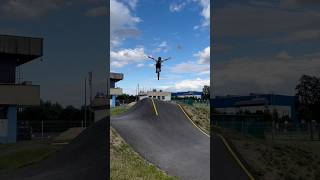 In love with this trick🚀😍bmx nohands bmxfreestyle fun viralshorts youtubeshorts [upl. by Ancilin989]