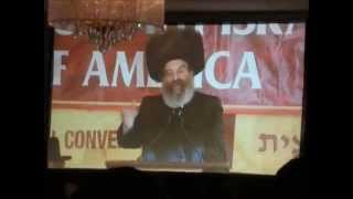 2015 Agudah Convention  Sadigura Rebbe Shlita speaking on Motsae Shabbes [upl. by Filippa443]