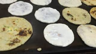 60SECOND EXCURSION Making pupusas in El Salvador [upl. by Sherwin]