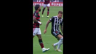 GABIGOL MANDA BEIJO PRO LYANCO  FLAMENGO X ATLÉTICOMG  COPA DO BRASIL  shorts  geglobo [upl. by Meirrak]