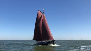 Lemsteraak LE89 op het IJsselmeer [upl. by Cheryl953]