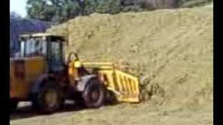 jcb 414s buckraking [upl. by Ennazzus]